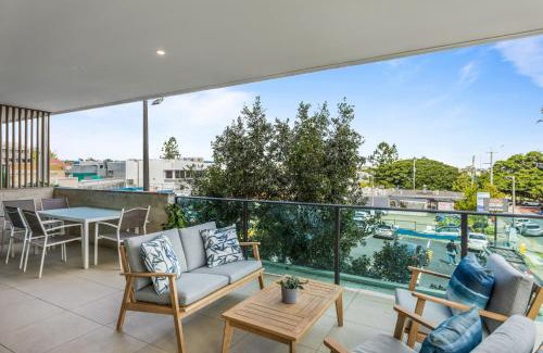 Bulimba Appartement | Spacious and Superb 3-bed Apartment