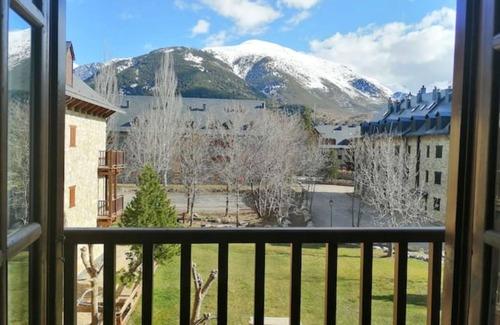 Taull Appartement | Spacious apartment with garden Cosmos 1