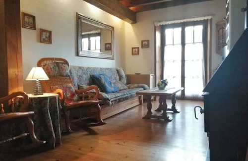 Taull Appartement | Spacious apartment with garden Cosmos 1
