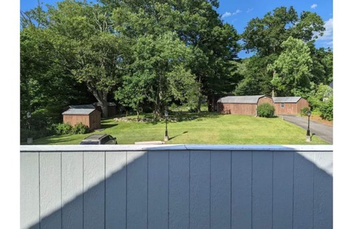 Andover Copropriété | Spacious Apartment Minutes from State Park & Lake