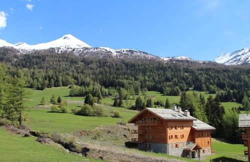 Val Cenis Appartement | Appartement pour 6 au pied des pistes avec parking, balcon et WIFI – Val Cenis