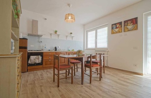 Monterotondo Appartement | Spacious apartment near Rome, with indoor parking and garden