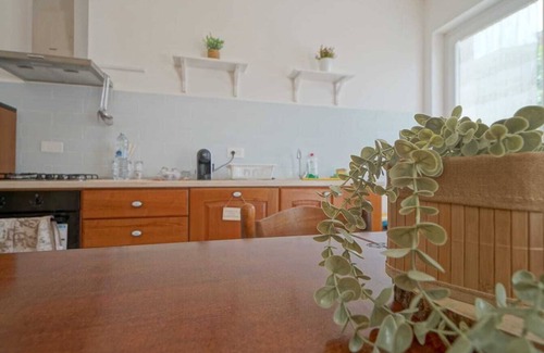 Monterotondo Appartement | Spacious apartment near Rome, with indoor parking and garden