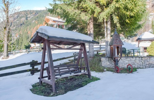 Canazei Appartement | Appartement spacieux "Cesa Crepaz" avec vue sur les montagnes, Wi-Fi et jardin