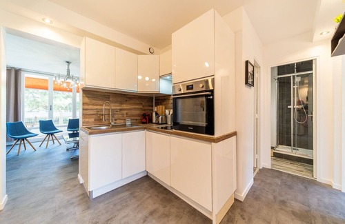 Bron Appartement | Appartement spacieux 8 pers avec balcon Bron