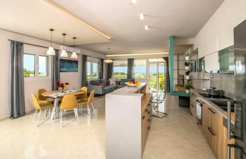 Koutsounari Appartement | Spacious apartment with balcony just a few minutes from the beach