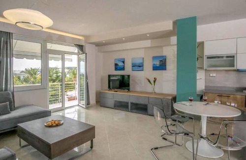 Koutsounari Appartement | Spacious apartment with balcony just a few minutes from the beach