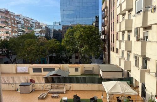 Mestalla Appartement | Spacious apartment in Valencia 90 m² with shared garden