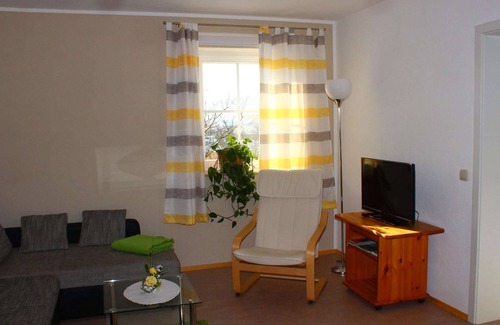 Rathen Appartement | Spacious Apartment in Weissig With Garden
