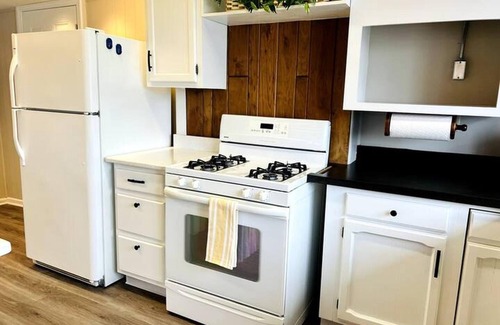 Gary Appartement | Spacious Apartment Near 80/94 Close to Whiting