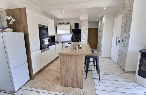 Saint-Lazare Appartement | Spacious apartment with a large terrace