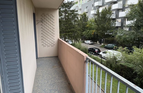 Yves Farge - Le Fleuve Appartement | Spacious apartment with balcony