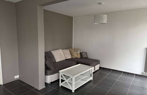 Yves Farge - Le Fleuve Appartement | Spacious apartment with balcony