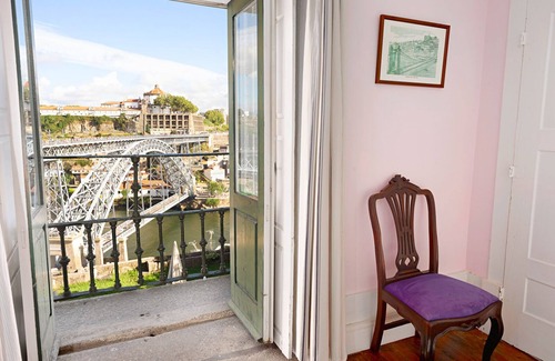 Centro / Baixa Maison | Spacious Apartment With a Shared Garden
