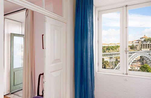 Centro / Baixa Maison | Spacious Apartment With a Shared Garden