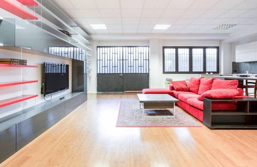 La Fontana Appartement | Spacious APT just 250m from "Zara" M3 stop!