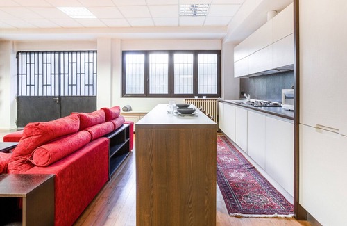 La Fontana Appartement | Spacious APT just 250m from "Zara" M3 stop!