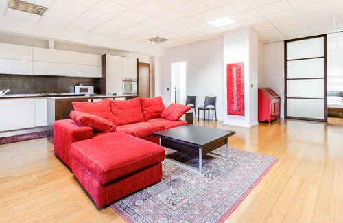 La Fontana Appartement | Spacious APT just 250m from "Zara" M3 stop!