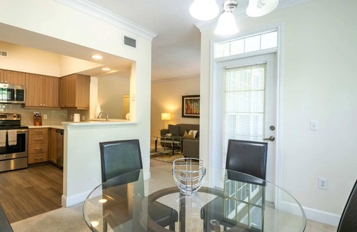 Waltham Appartement | Spacious Apt with Pool-ABH-2822