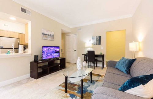 Waltham Appartement | Spacious Apt with Private Balcony