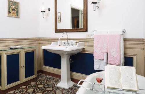 Spoleto Appartement | Spacious Artist's Home with Ancient Roman Walled Garden