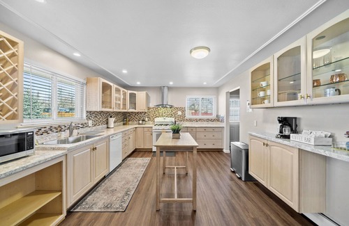 Lamar Heights Area Maison | Spacious Arvada Home Perfect Location - Near Old Town Arvada, Denver, Red Rocks