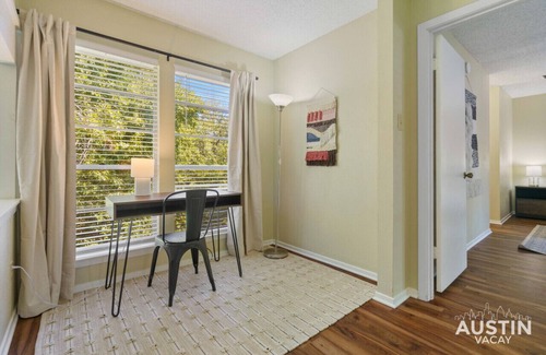 Highland Hills Appartement | Spacious ATX Apt | Private Deck + All Essentials