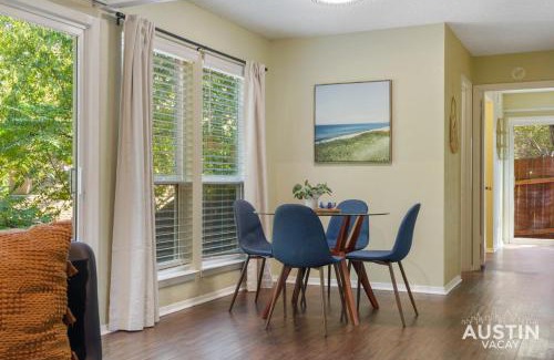 Highland Hills Appartement | Spacious ATX Apt with Private Deck and All Essentials