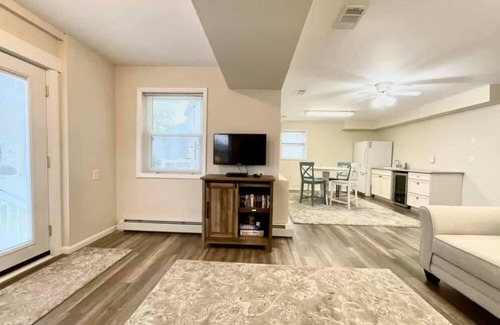 Point Pleasant Beach Maison | Spacious Beach House 2 blks to Ocean, Lake Views and Awesome Game Room!