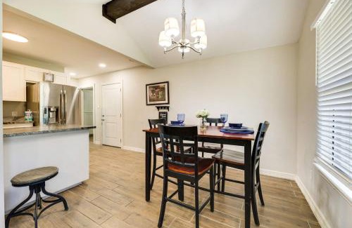 San Juan Maison | Spacious Backyard - San Juan Home Near Border