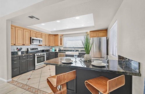 Spring Valley Maison | Spacious Backyard w/ Entertainment. Pool + Fire Pit & Pet Friendly!