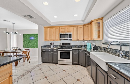 Spring Valley Maison | Spacious Backyard w/ Entertainment. Pool + Fire Pit & Pet Friendly!