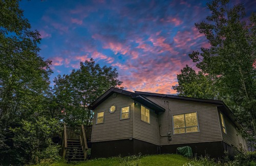 Bancroft Cottage | Spacious Bancroft Cottage- Private Lakefront / Sauna / In Town
