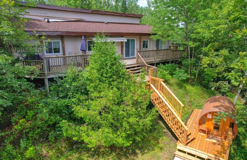Bancroft Cottage | Spacious Bancroft Cottage- Private Lakefront / Sauna / In Town
