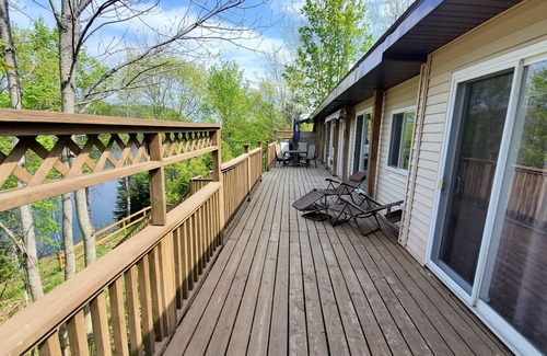 Bancroft Cottage | Spacious Bancroft Cottage- Private Lakefront / Sauna / In Town