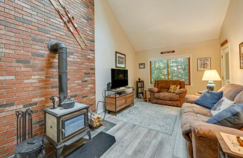 Bartlett Appartement | Spacious Bartlett Condo with Balconies and Pool!