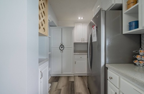 Glenwood Maison | Spacious, Beautiful Renovated pool home steps from the beach!