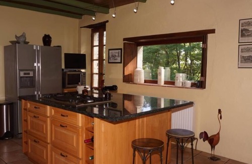 Beauville Autre | Grange spacieuse, magnifiquement convertie avec poutres apparentes, piscine