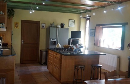 Beauville Autre | Grange spacieuse, magnifiquement convertie avec poutres apparentes, piscine