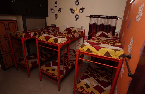 Sadras Appartement | Spacious bedrooms PG House in wonderful Chennai with AC, fitness room, WiFi