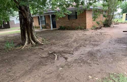 Fort Cobb Maison | Spacious Brick Home