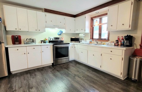 Spring Brook Maison | Spacious Buffalo Home Near Niagara Falls/Bills Stadium