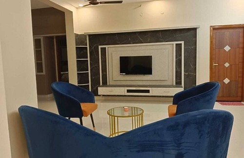 Tirupati Maison | Spacious building in charming Tirupati with AC, WiFi , Hot water and Lift