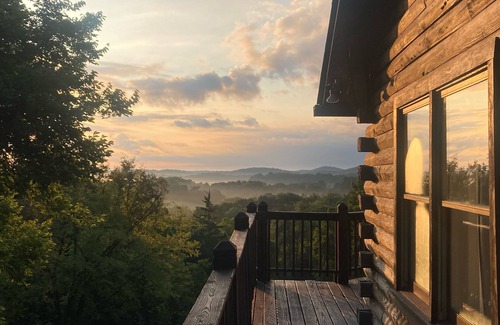 Thompson's Station Cabine | Spacious Cabin with Large Porch and Beautiful Views
