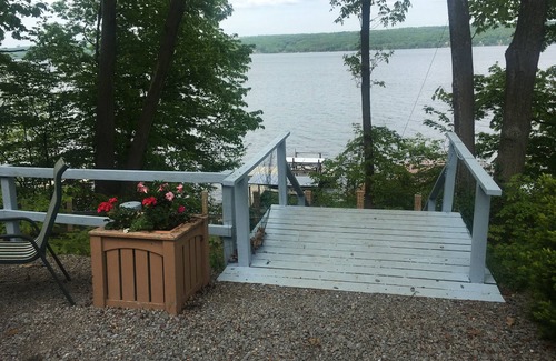 Trumansburg Cabine | Cabine spacieuse parfaite pour des escapades romantiques et des vacances en famille!