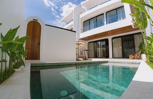 Tibubeneng Villa | Spacious Canggu Villa w/ rooftop & private plunge pool Unity Villa #1
