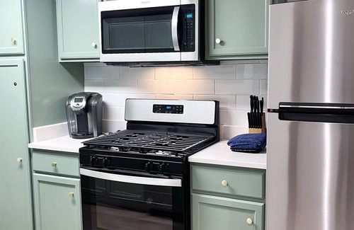 Southeast Maison | Spacious Capitol Hill Apartment Near Metro & Sites