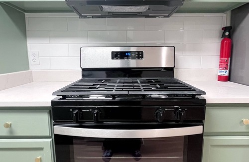 Southeast Maison | Spacious Capitol Hill Apartment Near Metro & Sites