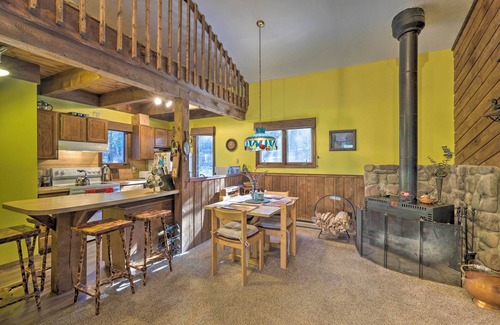 Maplecrest Cabine | Spacious Catskill Mountains ski cabin with fire pit