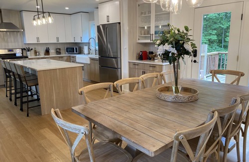 Windham Maison | Elegant Catskill Retreat: 8BR Windham Getaway with Hot Tub & Vineyard Views
